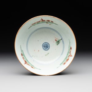 Two Dutch-decorated Chinese blue and white bowls with figures and landscapes, Qianlong — 照片 6
