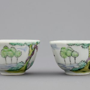 Two Dutch-decorated Chinese porcelain cups and saucers depicting Adam and Eve, ca. 1730 — photo 5