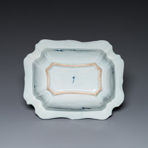 Two Dutch Delft blue and white chinoiserie vases and a deep salad bowl, 17/18th C. — photo 3