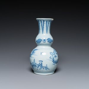 Two Dutch Delft blue and white chinoiserie vases and a deep salad bowl, 17/18th C. — photo 8