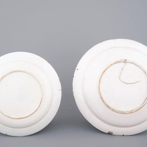 Two Dutch Delft blue and white dishes, 18th C. — 照片 2