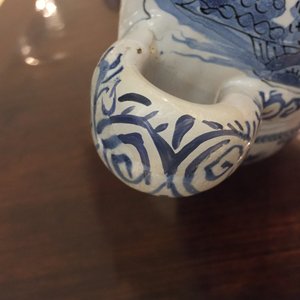 Two Dutch Delft blue and white spiced wine bowls and covers, late 17th C. — photo 19
