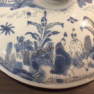 Two Dutch Delft blue and white spiced wine bowls and covers, late 17th C. — photo 10