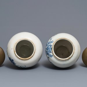 Two Dutch Delft blue and white tobacco jars with brass lids, 18th C. — 照片 5