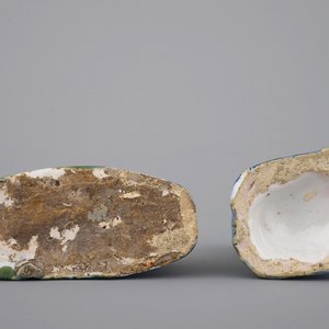Two Dutch Delft models of a lion and a dog, 18th C. — 照片 6