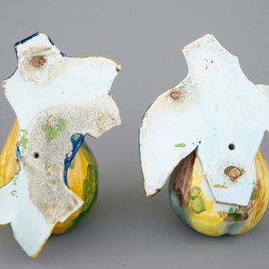 Two Dutch Delft models of pears, 18 and 19th C. — 照片 4
