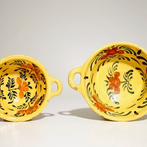 Two Dutch Delft yellow ground porringers, 18th C. — photo 1