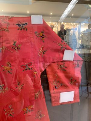 Two embroidered silk and cotton robes for the Straits or Peranakan market, Southeast Asia, 20th C. — photo 17