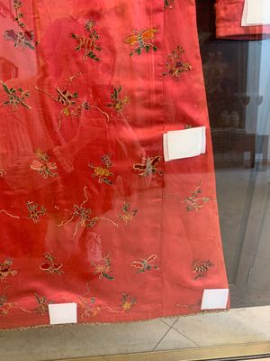 Two embroidered silk and cotton robes for the Straits or Peranakan market, Southeast Asia, 20th C. — photo 18