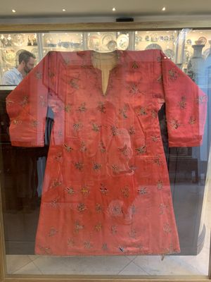 Two embroidered silk and cotton robes for the Straits or Peranakan market, Southeast Asia, 20th C. — photo 2