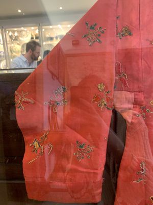 Two embroidered silk and cotton robes for the Straits or Peranakan market, Southeast Asia, 20th C. — photo 3