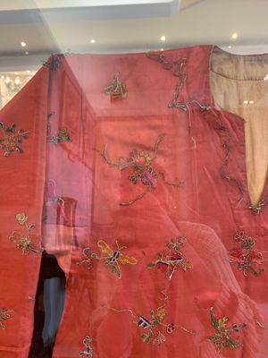 Two embroidered silk and cotton robes for the Straits or Peranakan market, Southeast Asia, 20th C. — photo 4