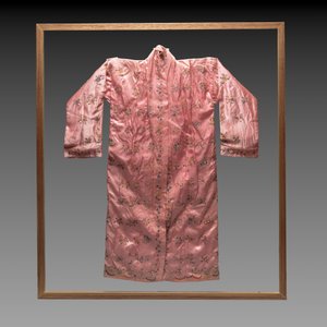 Two embroidered silk and cotton robes for the Straits or Peranakan market, Southeast Asia, 20th C. — photo 2