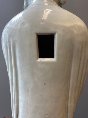 Two exceptionally tall Chinese white-glazed sculptures of Luohan, Qianlong/Jiaqing — photo 24