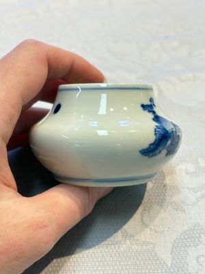 Two fine Chinese blue and white water pots, Jiajing mark, 19th C. — photo 9