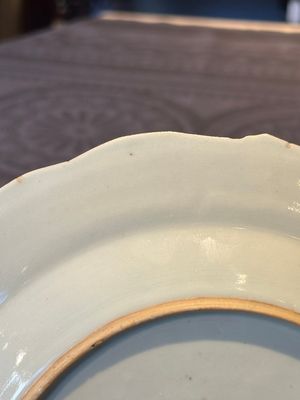 Two fine Chinese Canton famille rose 'mandarin subject' plates, Qianlong — foto 12