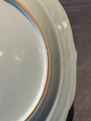 Two fine Chinese Canton famille rose 'mandarin subject' plates, Qianlong — foto 21