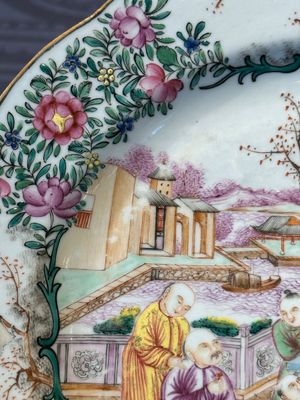 Two fine Chinese Canton famille rose 'mandarin subject' plates, Qianlong — foto 6