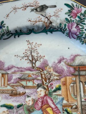 Two fine Chinese Canton famille rose 'mandarin subject' plates, Qianlong — foto 7