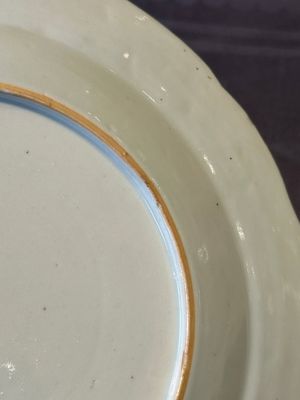 Two fine Chinese Canton famille rose 'mandarin subject' plates, Qianlong — photo 14