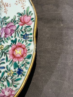 Two fine Chinese Canton famille rose 'mandarin subject' plates, Qianlong — photo 16