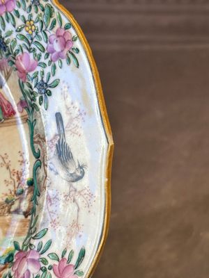 Two fine Chinese Canton famille rose 'mandarin subject' plates, Qianlong — photo 28