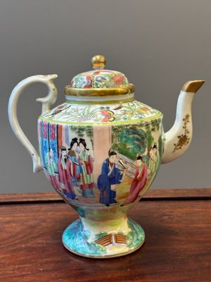 Two fine Chinese Canton famille rose teapots, 19th C. — photo 20