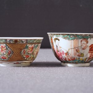 Two fine Chinese famille rose cups and saucers, Yongzheng/Qianlong — 照片 22