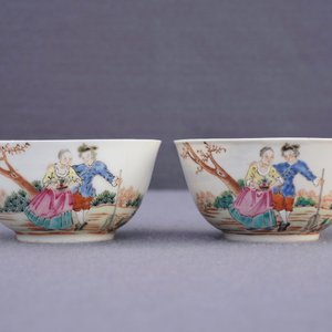 Two fine Chinese famille rose 'European subject' cups and saucers, Qianlong — 照片 13