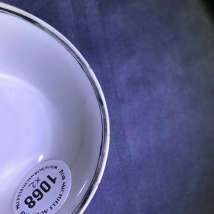 Two fine Chinese famille rose 'European subject' cups and saucers, Qianlong — 照片 15