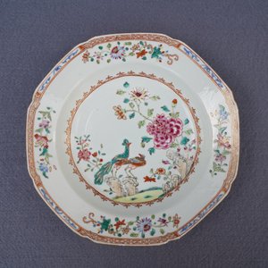 Two fine Chinese famille rose plates and a teapot and cover, Yongzheng/Qianlong — 照片 38