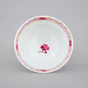 Two fine Chinese famille rose porcelain cups, Yongzheng, 1722-1735 — photo 6