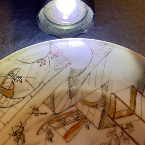 Two fine Chinese grisaille and iron red eggshell saucers, Yongzheng — 照片 4
