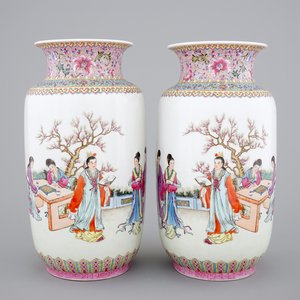Two fine Chinese Republic famille rose porcelain rouleau vases, Jingdezhen, 20th C. — photo 1