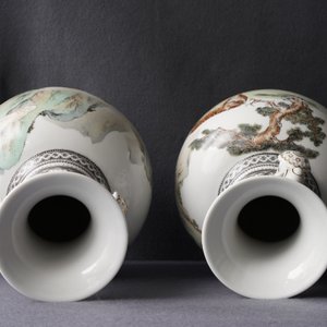 Two fine Chinese ruyi-handled vases, 2nd half 20th C. — photo 20