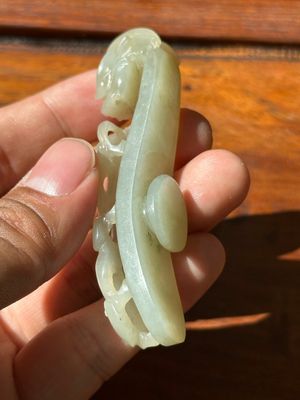 Two fine Chinese white jade carved belt hooks, Qing — photo 18