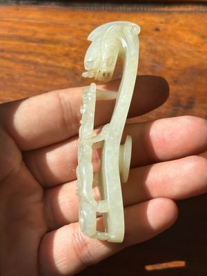 Two fine Chinese white jade carved belt hooks, Qing — photo 2