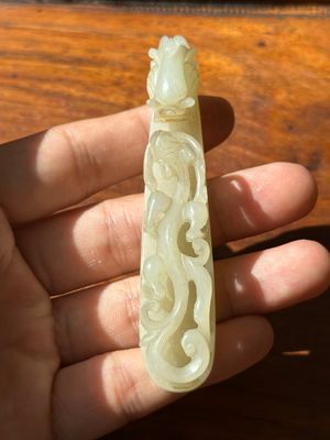 Two fine Chinese white jade carved belt hooks, Qing — photo 3