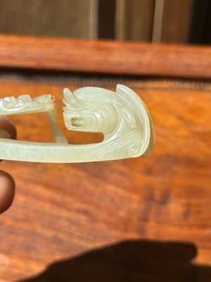 Two fine Chinese white jade carved belt hooks, Qing — photo 6