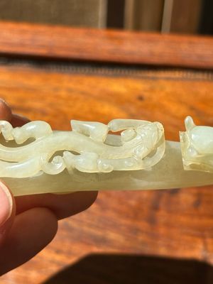 Two fine Chinese white jade carved belt hooks, Qing — photo 7
