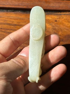 Two fine Chinese white jade carved belt hooks, Qing — photo 10