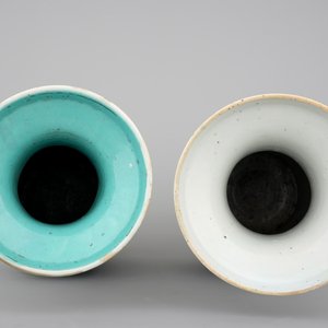 Two fine tall Chinese famille rose vases with birds, 19th C. — photo 3
