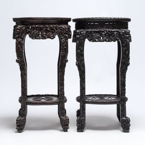 Two finely carved Chinese marble-topped hongmu stands, 19th C. — 照片 5