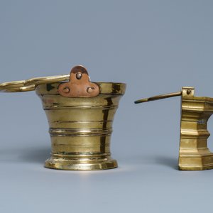 Two Flemish bronze holy water buckets, 1st half 16th C. — 照片 3