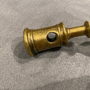Two Flemish or Dutch knotted bronze candlesticks, 16th C. — 照片 13