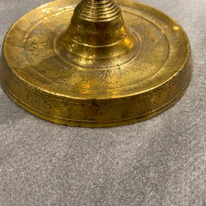 Two Flemish or Dutch knotted bronze candlesticks, 16th C. — 照片 18