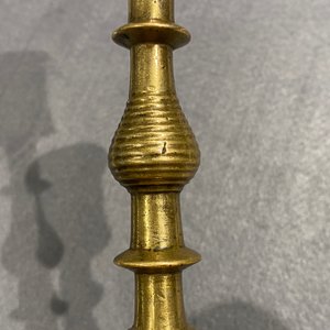 Two Flemish or Dutch knotted bronze candlesticks, 16th C. — 照片 22