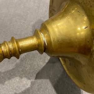 Two Flemish or Dutch knotted bronze candlesticks, 16th C. — 照片 28