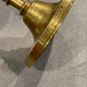 Two Flemish or Dutch knotted bronze candlesticks, 16th C. — 照片 35
