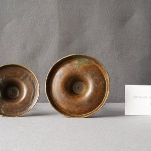 Two Flemish or Dutch knotted bronze candlesticks, 16th C. — 照片 10